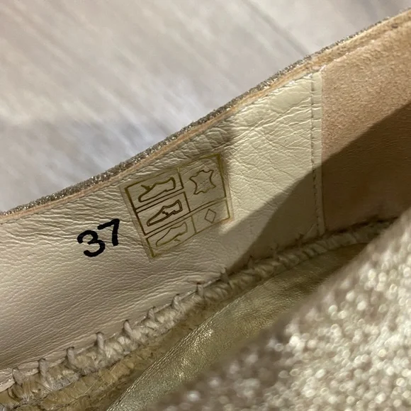 ⬇️PRICE⬇️ 
Jimmy Choo - Dawn Metallic Espadrille Slip-On, Gold - 37/7 - Picture 8 of 8
